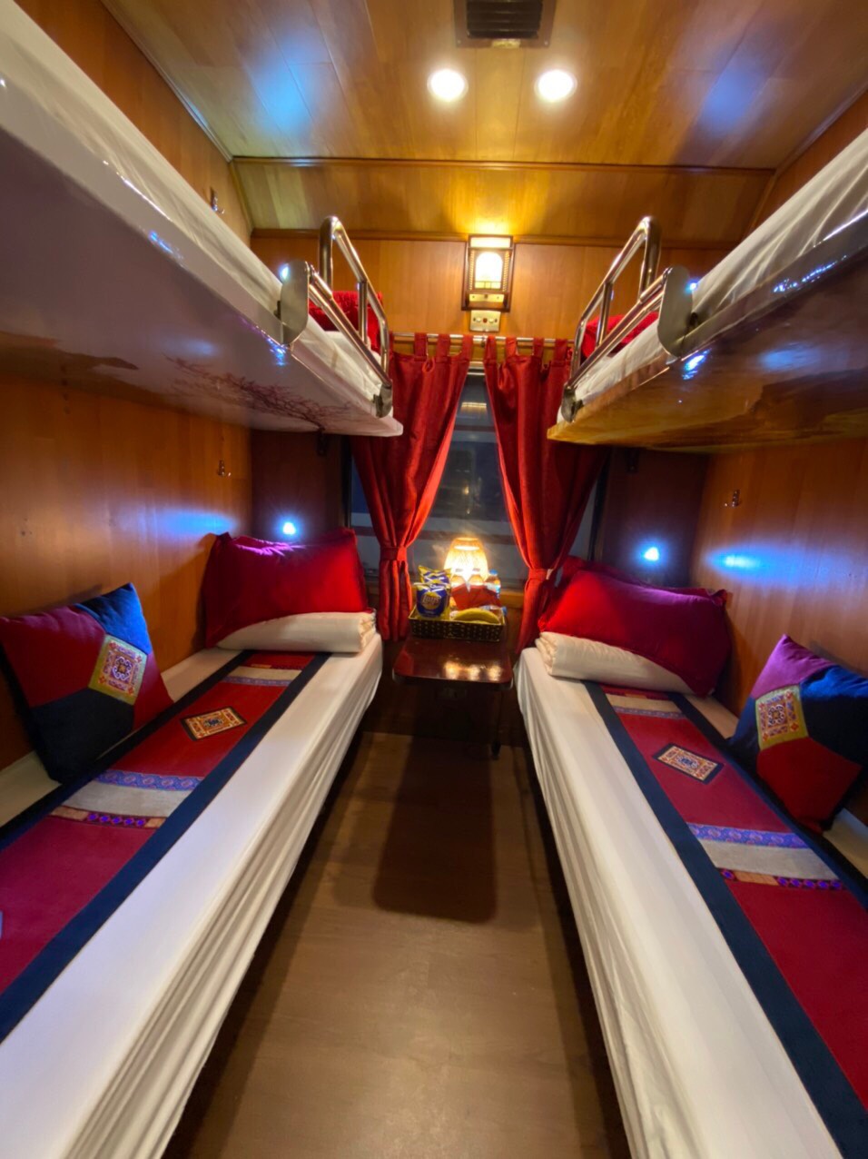 VÉ TÀU DAMITRANS EXPRESS Hà Nội – Lào Cai – Hà Nội
